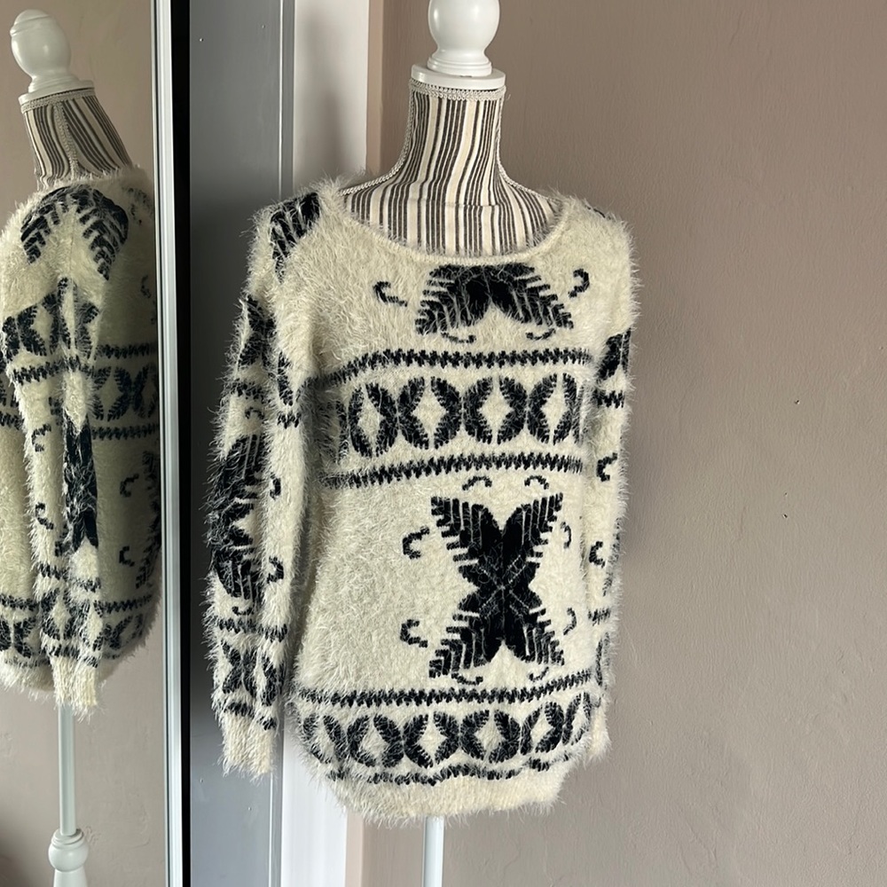 Sweater - BRAND NEW!